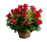 Flores de Rosas em Cesto de Cipó